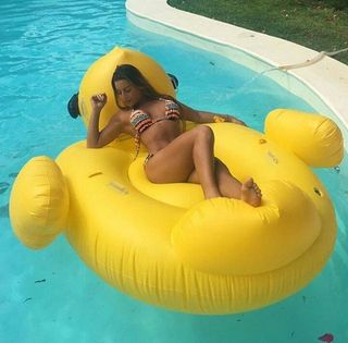Arícia Silva feet photo 6