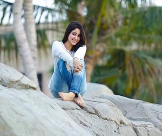 Aseel Omran feet photo thumbnail
