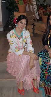 Aseel Omran feet photo thumbnail