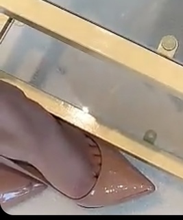 Aseel Omran feet photo thumbnail