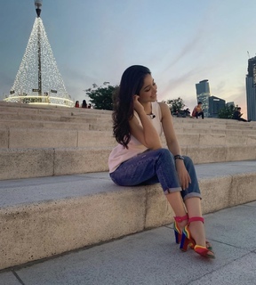 Aseel Omran feet photo thumbnail