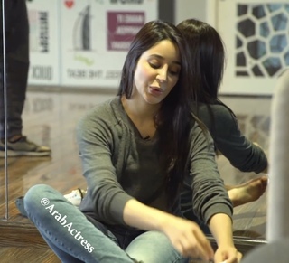 Aseel Omran feet photo thumbnail