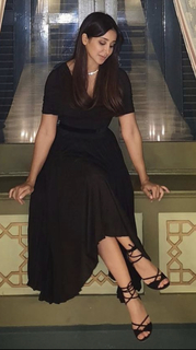 Aseel Omran feet photo thumbnail