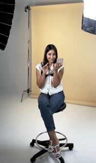 Aseel Omran feet photo thumbnail