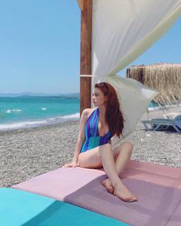 Asena Keskinci feet photo 14