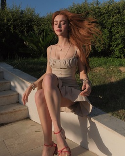 Asena Keskinci feet photo 1