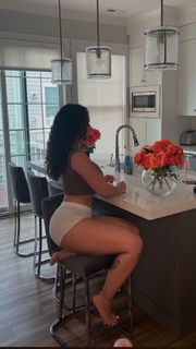 Ash Kash feet photo thumbnail