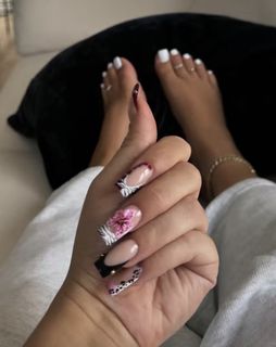 Ash Kash feet photo 2