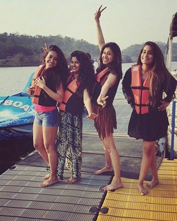 Asha Negi feet photo 17