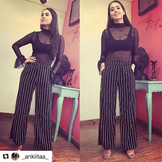 Asha Negi feet photo 16