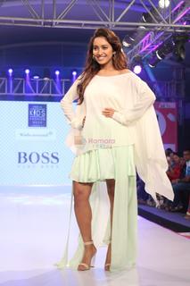 Asha Negi feet photo 16