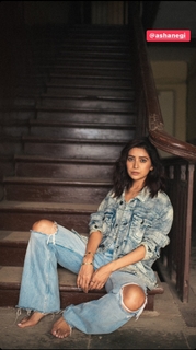 Asha Negi feet photo 11