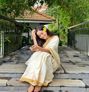 Asha Negi feet photo 12