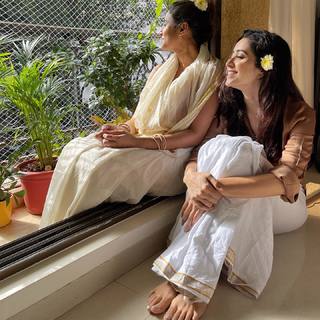 Asha Negi feet photo 7
