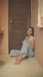 Asha Negi feet photo 10