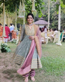 Asha Negi feet photo 10