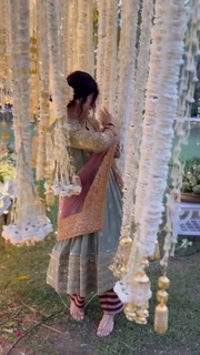 Asha Negi feet photo 9