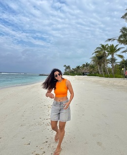 Asha Negi feet photo 3