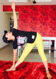 Asha Saini feet photo 5