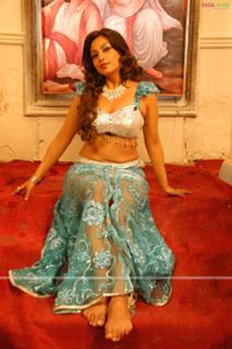 Asha Saini feet photo 1