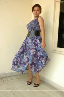 Asha Saini feet photo 5