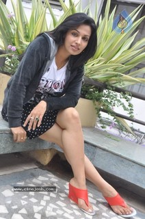 Asha Saini feet photo 10