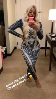 Ashanti feet photo thumbnail