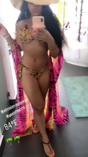 Ashanti feet photo thumbnail