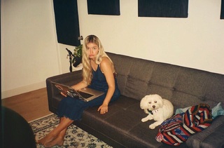 Ashe feet photo thumbnail