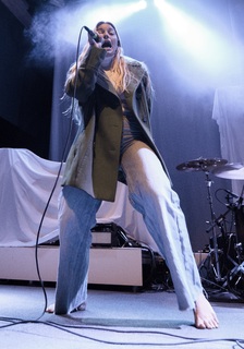 Ashe feet photo thumbnail