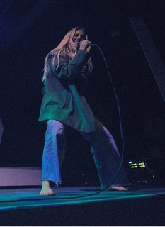 Ashe feet photo thumbnail