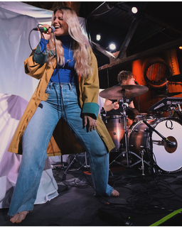 Ashe feet photo thumbnail