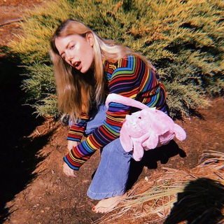 Ashe feet photo thumbnail