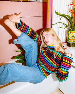 Ashe feet photo thumbnail