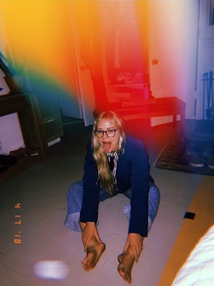 Ashe feet photo thumbnail