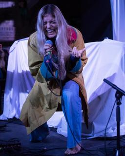 Ashe feet photo thumbnail