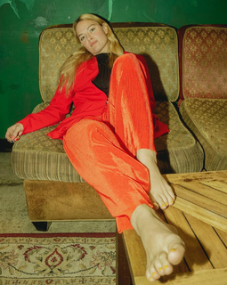 Ashe feet photo thumbnail