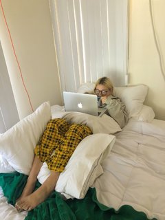 Ashe feet photo thumbnail