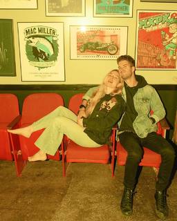 Ashe feet photo thumbnail