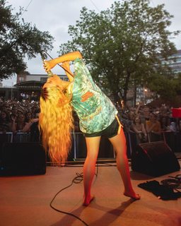 Ashe feet photo thumbnail