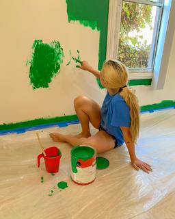 Ashe feet photo thumbnail