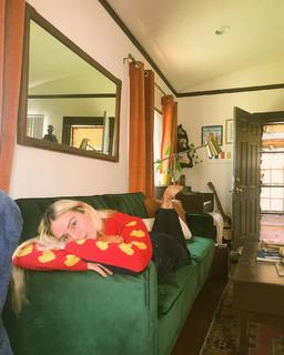 Ashe feet photo thumbnail