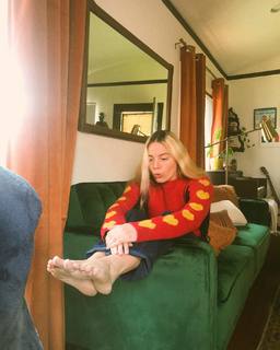 Ashe feet photo thumbnail