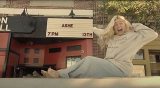 Ashe feet photo thumbnail