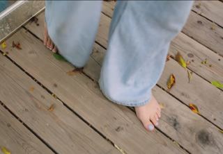 Ashe feet photo thumbnail