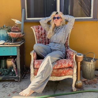 Ashe feet photo thumbnail