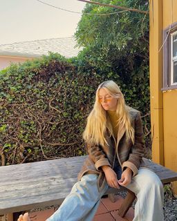 Ashe feet photo thumbnail