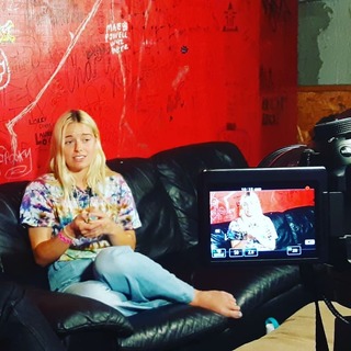 Ashe feet photo thumbnail