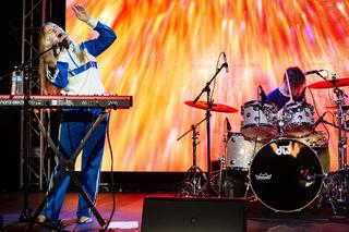 Ashe feet photo thumbnail