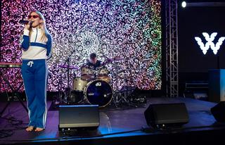 Ashe feet photo thumbnail